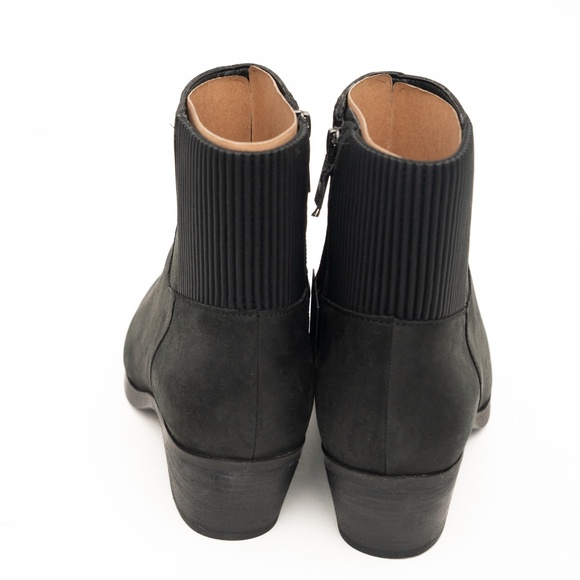 Vionic -  Shantelle Black Waterproof Nubuck Leather Ankle Boots - Wide Width - Picture 9 of 14